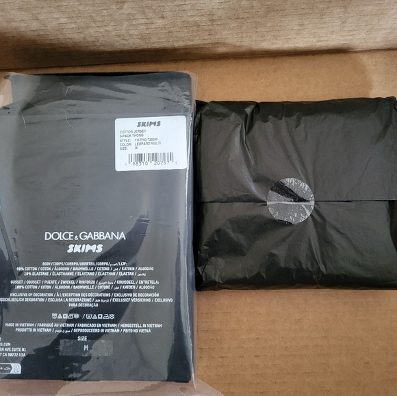 NWT SKIMS x Dolce & Gabbana 3 Pack Thong Size M - Picture 2 of 5